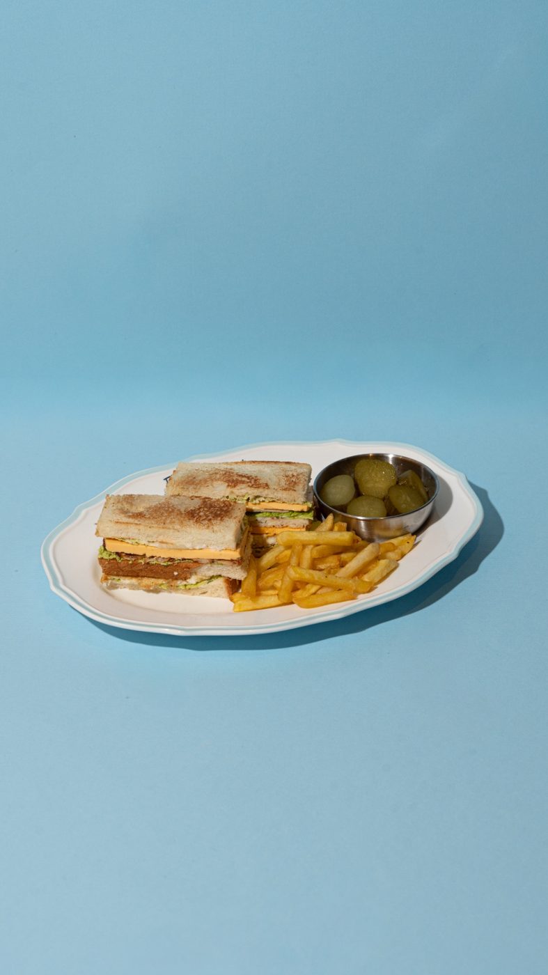 EXACTLY CLUB SANDWICH